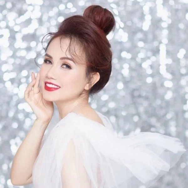 Đào Hoàng Yến - Diễn viên tin dùng Gốm Sứ Nam Việt